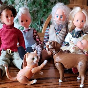 Mattel 1973/75 Vintage Collectible Rare Sunshine Family with Pets